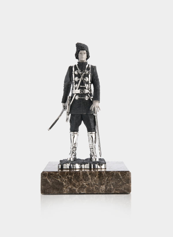 Срібна статуетка «Нестор Махно» на мармуровому постаменті