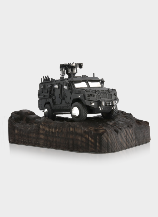 Срібна статуетка «Гюрза» на дерев’яному постаменті